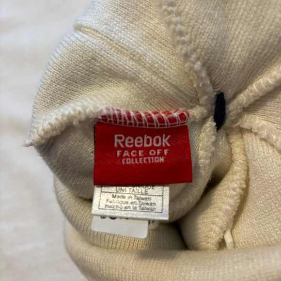 Reebok Face Off Nashville Predators Pom Beanie - Picture 3 of 4